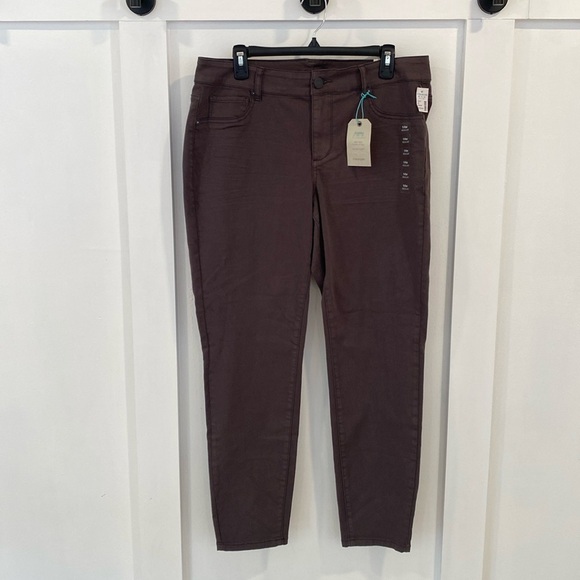 MAURICES gray jegging jeans - Picture 2 of 5